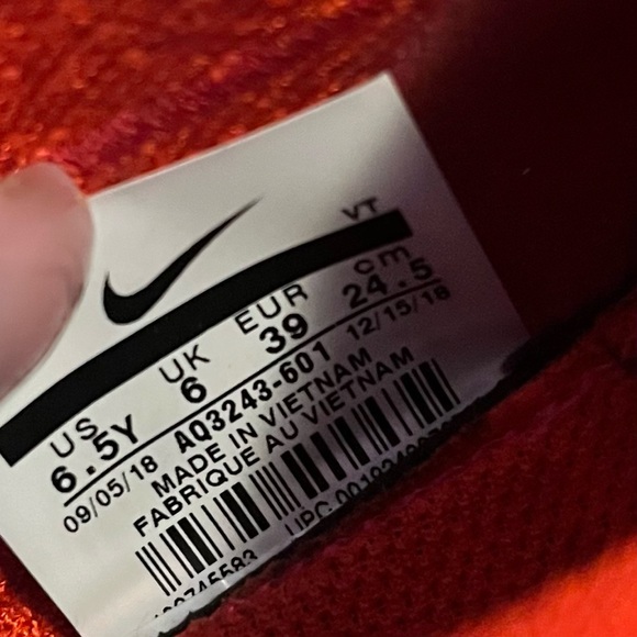 Nike Epic React Flyknit 2 'Chile - Picture 9 of 9